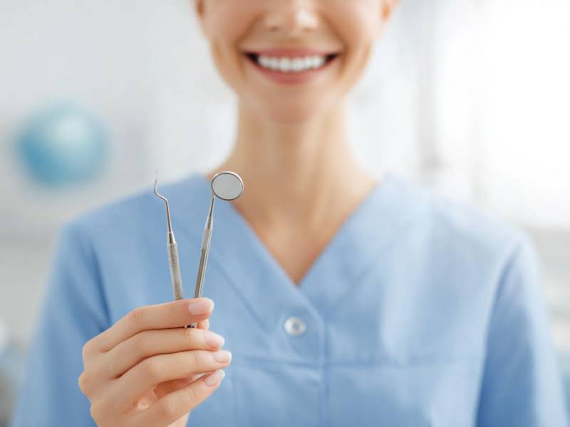 Поставить коронки на задние зубы