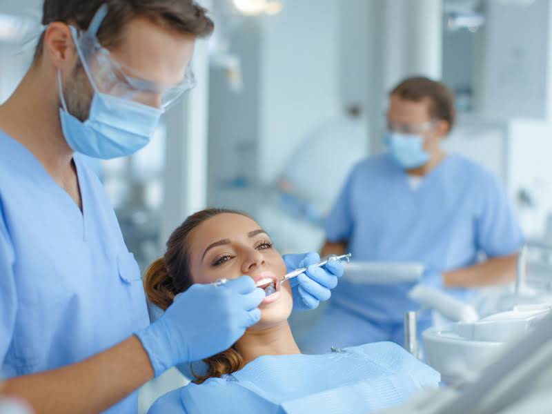 Установка коронки на зуб в Электростали