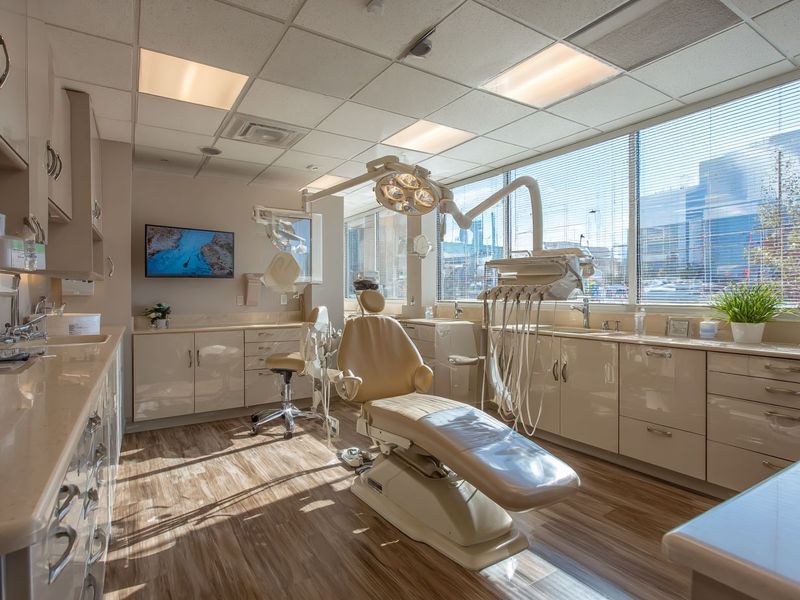 Лечение зубов в Электростали без боли и стресса